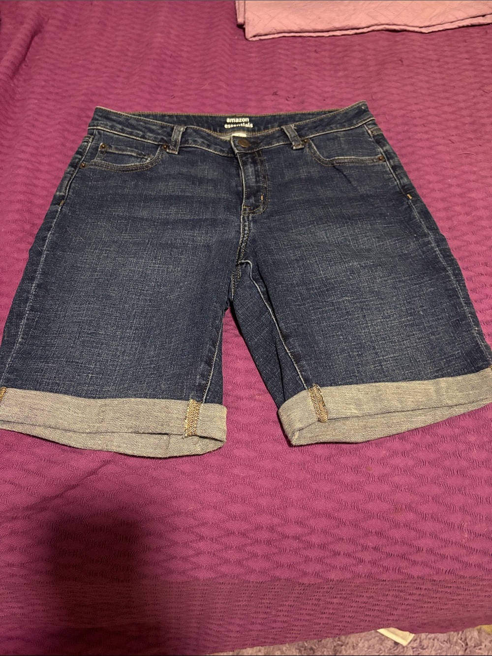 Amazon Essentials Women's Dark Indigo Denim Roll-Cuff Shorts
